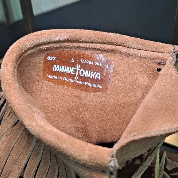 womens minnetonka moccasins size 5 excellent condition - Picture 4 of 5